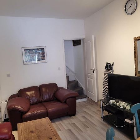 Nice Double Bedroom Near Qmc Νότιγχαμ Εξωτερικό φωτογραφία