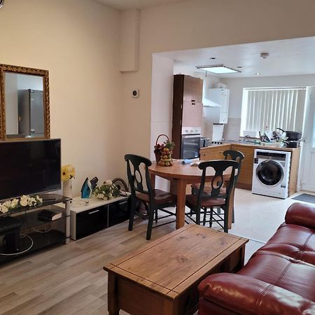 Nice Double Bedroom Near Qmc Νότιγχαμ Εξωτερικό φωτογραφία