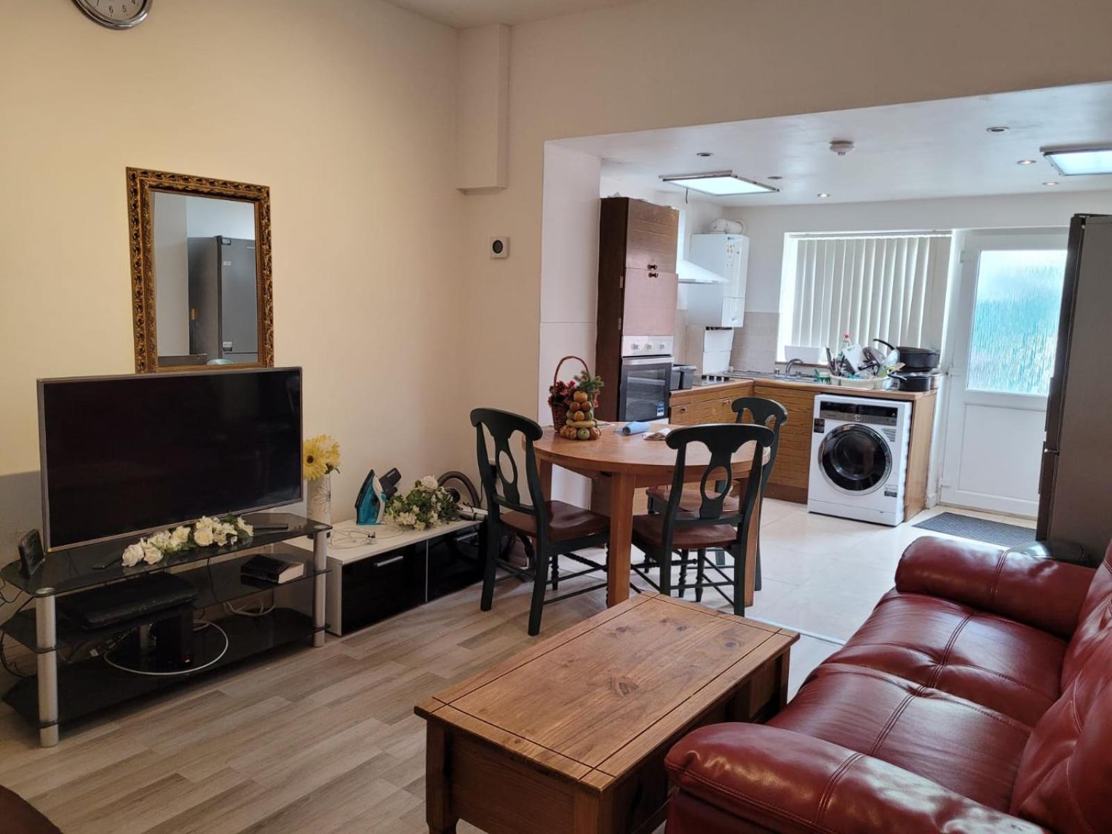 Nice Double Bedroom Near Qmc Νότιγχαμ Εξωτερικό φωτογραφία